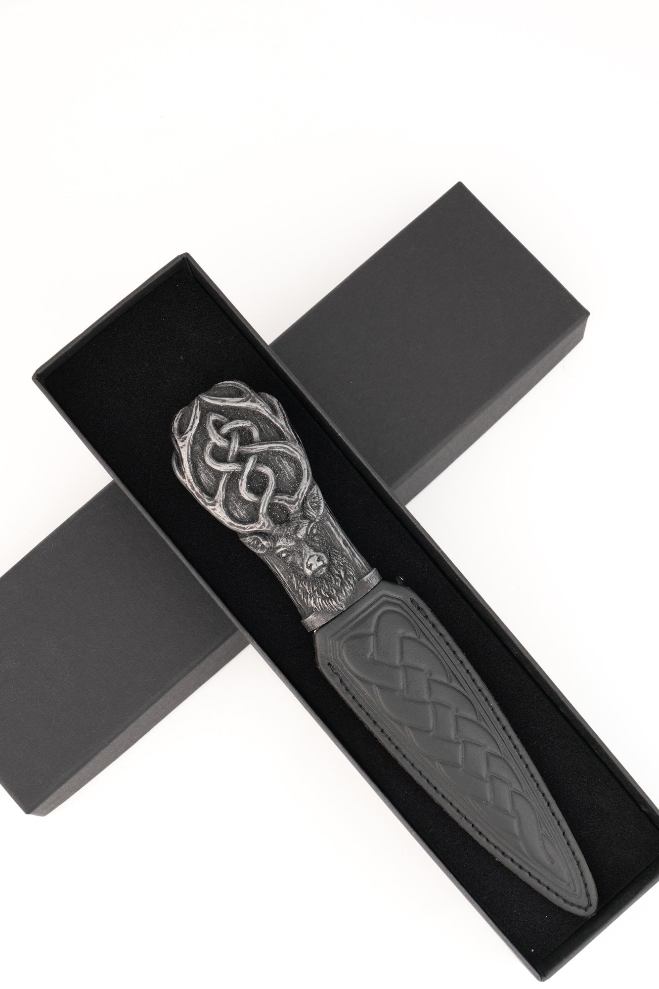 Highland Stag Daywear Sgian Dubh with Silver Resin Handle
